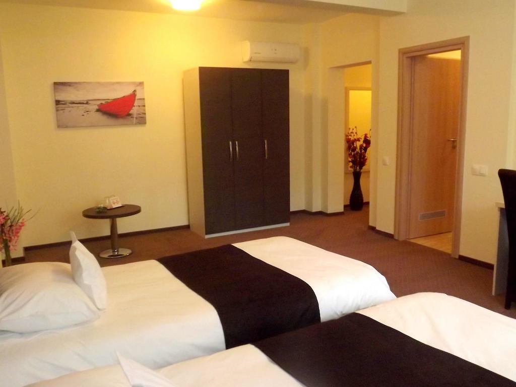 West Plaza Residence Bucarest Chambre photo